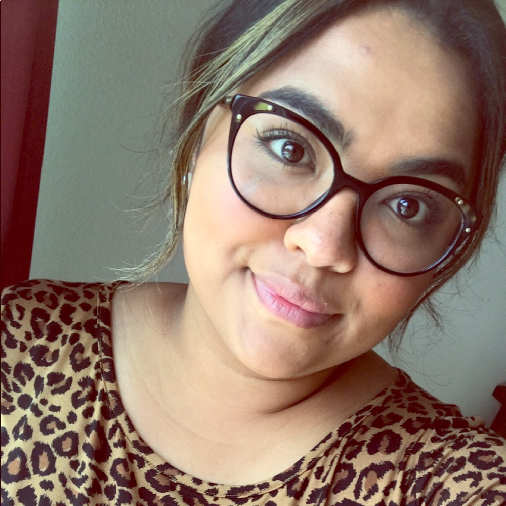 Meet your Posher, Hallie